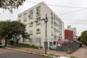 EXCLUSIVO PARA INVESTIDORES - IMÓVEL LOCADO&lt;BR&gt;Apartamento térreo,  recentemente pintado, composto por 2 dormitórios, living, banho social, cozinha e área de serviços.  Imóvel tem acesso pelo an