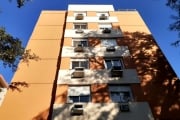 Apartamento de dois (2) dormitórios,    sacada  fechada com churrasqueira; e uma (1)  vaga de garagem no bairro Tristeza em Porto Alegre.&lt;BR&gt;Excelente apartamento com dois(2) dormitórios, living