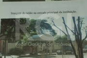 Vende excelente terreno  com 35m de frente por 32 m de fundos, com área total  de 1.120m2,., tem divisa com o quartel, junto a rua Mariano de Matos. Segurança sempre. Terreno indicado para construir p