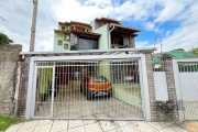 Casa individual em localização privilegiada, junto a orla de Ipanema. No pavimento térreo possui living para 3 ambientes, lareira ecológica, bar, sala de jantar, lavabo, cozinha americana, pátio fecha