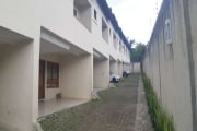 Vende ótima Casa em condomínio no Bairro Tristeza, com 133,50m² privativos, primeiro andar todo integrado: Living, cozinha americana, lavabo e área da churrasqueira com telhado retrátil automatizado. 