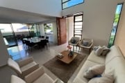 Casa de 322m2 com 4 Suítes + DCE + Piscina Privativa, em Condomínio Fechado