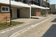 Sobrado à venda em Curitiba, Uberaba, com 3 quartos, 129m²