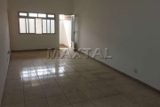 Sala comercial na Avenida Imirim com 40m², toda em piso frio, banheiro, área de serviço coberta.