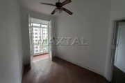 Apartamento com 61m², sala com varanda, 1 dormitório, cozinha, banheiro, área de serviço.