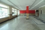 Loja de esquina com amplo salão 107m², 2 banheiros e 3 vagas, a 100m do Salt Beach Club em Santana