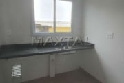 Apartamento de 1 dormitório, pronto para morar, junto da avenida Água Fria, de 28m².