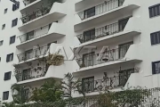 Apartamento com 4 dormitórios, sendo 1 suíte, 4 banheiros, 3 vagas de garagem e uma ampla sala