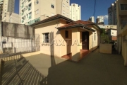 Casa Térrea à venda, na Santa Teresinha. Com 3 dormitórios, 2 vagas, quintal, de 350m².