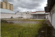 Amplo terreno livre na Vila Guilherme, com 1600m²,  todo murado, com banheiros.