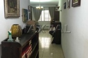 Apartamento na Parada Inglesa, com dois dormitórios, cozinha, sala, dois banheiros e vaga.