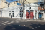 Loja à venda de esquina Rua Darzan com a Voluntários da Patria com 150 m² e 2 banheiros.