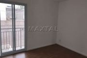 Apartamento de Condomínio, 47m², 2 dormitórios, 1 sala, 1 banheiro e varanda.