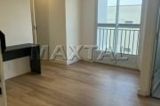 Apartamento para locação com 38,40m², 2 dormitórios, sala, sacada, e 1 vaga de garagem.