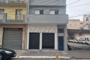 Apartamento reformado locação, com 80m². tendo 2 Quartos, sala, cozinha, 1 banheiro e  lavanderia.