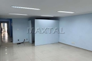 Casa Comercial para locação em Santana, de 150m², com 3 salas, 2 banheiros e 2 vagas na frente.