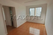 Apartamento à venda com 2 dormitórios, sala, cozinha, 1 banheiro e área de serviço.