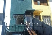 Casa comercial Alto de Santana, com 3 salas, 2 banheiros e 2 vagas, com fachada.