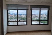 Sala comercial  na Barra Funda, de 60 m², andar alto, 2 vagas, próximo ao Fórum e  Metrô.