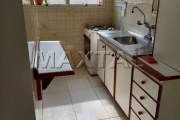 Apartamento à venda, de 37m², com 1 dormitório e 1 vaga, na Bela Vista.