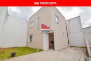 Sobrado com 3 quartos e espaço privado de jardim