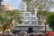 Excelente apartamento de 3 dormitórios no Centro Histórico. Com 86,24m² privativos de frente para a Av. Desembargador André da Rocha. Cozinha e área de serviço separadas, piso parquet, elevador e inte