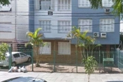 Excelente térreo de 3 dorm., sendo 1 suite no coração do bairro menino deus em porto alegre.Apartamento diferenciado, pois possui entrada individual do prédio, vaga escriturada para dois carros. Cozin