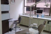 Sala no moinhos de vento: excelente sala comercial montada como clinica  de odontologia, totalmente mobiliada, móveis sob medida, tubulações, instalações de hidráulica e elétrica novas.&lt;BR&gt; Loca