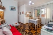 Apartamento bem conservado, cozinha, área de serviço, dependência de empregada com armários embutidos, sala para dois ambientes e 3 dormitórios.Localizado em bairro privilegiado, perto do Zaffari, pad