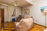 Ótima residência no Cristal, mobiliada, 4 dormitórios, 1 suíte, amplo living 3 ambientes, 2 banheiros, dependência completa, cozinha montada, gás central. lavanderia, salão de festas com churrasqueira