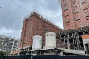 Apartamento de dois dormitórios, suíte, churrasqueira e uma vaga de garagem junto ao Iguatemi e Bourbom Country no bairro Jardim Sabará em Porto Alegre.&lt;BR&gt;O apartamento possui 61,33 metros quad