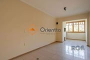 Imobiliária Orientta ALUGA apartamento no bairro Petrópolis em Porto Alegre.&lt;BR&gt;Com 75m², composto por 2 dormitórios, sendo uma suíte, 2 banheiros, cozinha e área de serviço separada com aquecim