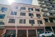 Apartamento Térreo de 2 dormitórios com pátio na cidade Baixa em Porto Alegre/RS.  &lt;BR&gt;Ótimo apartamento com hall de entrada, living, 2 dormitórios transformado em 3, cozinha,  dependência, banh