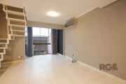 Apartamento Duplex Garden, com 2 dormitórios, 2 banheiros, semi-mobiliado, área de serviço, sacada, terraço e vista panorâmica, ùltimo andar sem elevador. Localizado na Rua Silva Jardim, Bairro Auxili