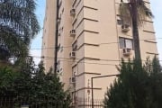 Apartamento 3 dormitório com 154m2 sendo uma suite  , living amplo 3 ambientes com 41m2 e com sacada e linda vista  e por do sol do Guaiba corredor de acesso aos dormitórios com uma rouparia feita sob