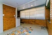 Ótima cobertura duplex de 89m² no Centro Histórico! O andar inferior conta com sala de estar, cozinha, área de serviço, 1 dormitório e  banheiro social. O andar superior é composto por sala de estar, 