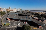 Hotel tradicional em pleno funcionamento a venda em Porto Alegre, ótimo faturamento, com 4.944 m2 de área construída, terreno 1.750 m², 10 andares, 109 aptos (com possibilidade de construir mais 80 ap