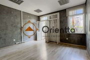 IMOBILIÁRIA ORIENTTA ALUGA!!&lt;BR&gt;CASA COMERCIAL, RUA 24 DE OUTUBRO, 8 SALAS, 1 BANHEIRO, 2 LAVABOS&lt;BR&gt;&lt;BR&gt;Com excelente localização na Rua 24 de Outubro, um dos pontos mais movimentad