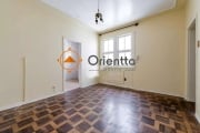 Imobiliária Orientta ALUGA Apartamento SEM MOBÍLIA com 2 dormitórios, 2 banheiros e com 97m² de área privad e 1 vaga de garegem.  Localizado no bairro Petrópolis. &lt;BR&gt;&lt;BR&gt;Composto por livi