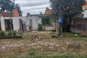 Amplo terreno medindo 18x 33 de frente a fundos, total de 544m2, com uma casa sendo demolida. Cabe ressaltar, que ao lado desse terreno, o proprietário também está vendendo outro terreno. Localização 