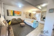 Casa estilo sobrado 3 dormitórios no condomínio Encosta  do Sol  PRIME , uma suite  , living 3 ambientes com lareira , cozinha americana em conceito aberto , área de serviço separada ,patio privativo 