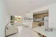 IMOBILIÁRIA ORIENTTA ALUGA Apartamento MOBILIADO de 67m² com 2 dormitórios, sendo 1 suíte, 1 banheiro social, sala ampla, cozinha americana com churrasqueira e área de serviço. Ideal para quem busca p