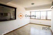 Imobiliária  Orientta ALUGA Apartamento bem iluminado e aconchegante, com sol da manhã.  Sala e quartos climatizados com ar-condicionado split,  2 dormitórios, sendo 1 suíte mobiliada, cozinha funcion