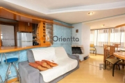 Imobiliária Orientta ALUGA excelente apartamento em andar alto, MOBILIADO, 2 dormitórios,  1 banheiro e 1 vaga de garagem. Bem localizado e arejado , bem tranquilo. O apartamento conta com lareira e c