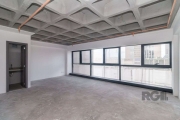 Ótima localização no bairro Praia de Belas, junto ao Menino Deus e em frente ao Shopping PDB, sala comercial no Condominio Walk Offices. Imóvel com 40m², de frente, em andar alto, possui banheiro e 1 