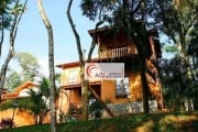 Casa de Condomínio para venda e aluguel em Granja Viana de 230.00m² com 3 Quartos, 2 Suites e 2 Garagens