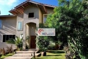 Casa de Condomínio para venda e aluguel em Granja Viana de 335.00m² com 5 Quartos, 3 Suites e 4 Garagens