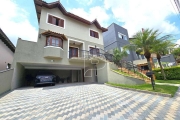 Casa de Condomínio para venda em Granja Viana de 334.00m² com 4 Quartos, 2 Suites e 6 Garagens