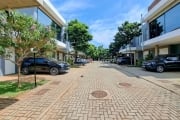 Linda casa à venda localizada no bairro Mansões Santo Antônio em Campinas/SP.