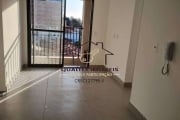 Locação, Apartamento 36m² com varanda, planejados e uma vaga!